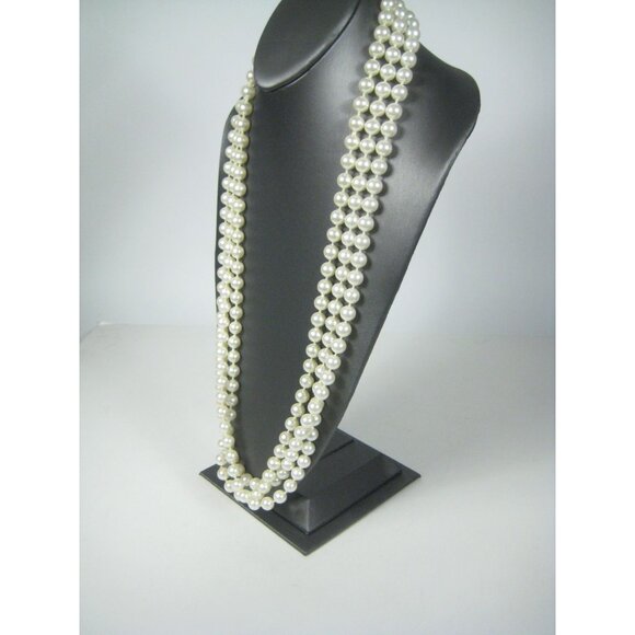 Vintage 1990 Triple Strand Faux Pearl Necklace Gold Tone Chain Adjustable Hong K - Picture 6 of 9